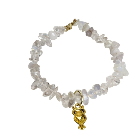Clear Chip Quartz Charm Gold Owl Bracelet - Picture 2 of 2